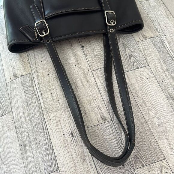 Coach Vintage Hampton Legacy Black Leatherware Tote - Picture 14 of 15